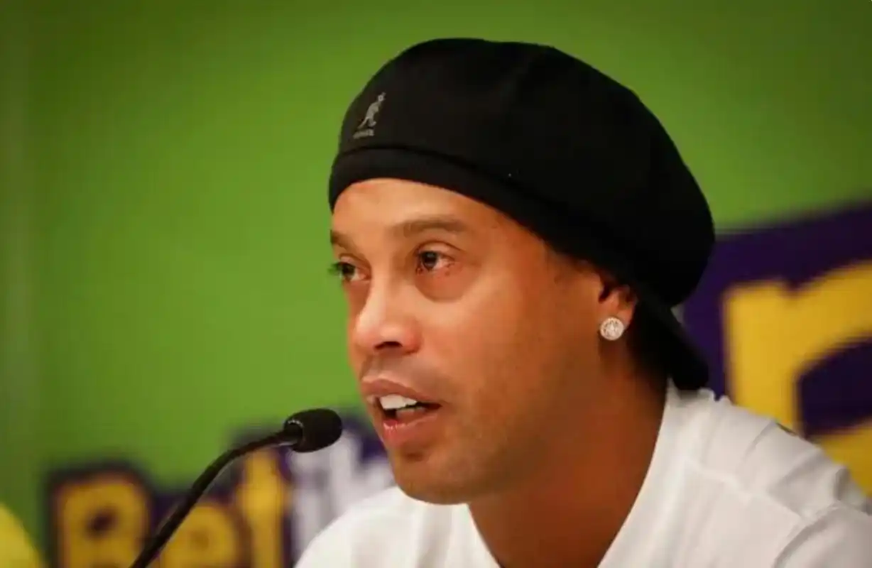 俱乐部和球 俱乐部和球